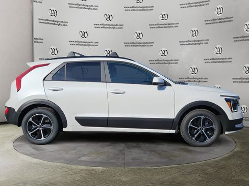 Used 2026 Kia Niro LX FWD image 6