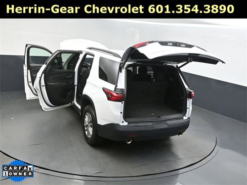 Used 2023 Chevrolet Traverse LT image 52
