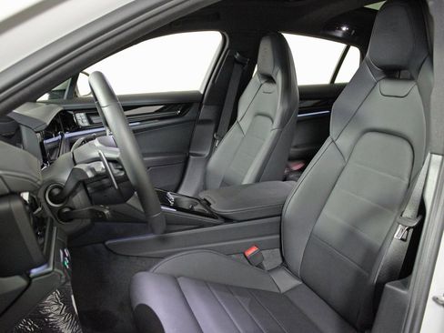 Used 2025 Porsche Panamera 4 image 5