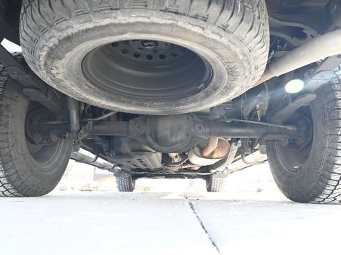 Used 2019 Nissan Frontier PRO-4X image 14