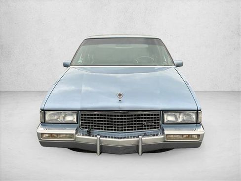 Used 1989 Cadillac De Ville Sedan FWD image 2