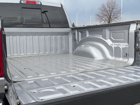 Used 2022 RAM 1500 Laramie AWD/4WD image 18