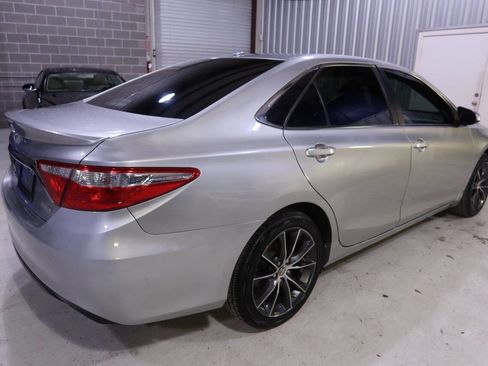 Used 2015 Toyota Camry XSE image 5