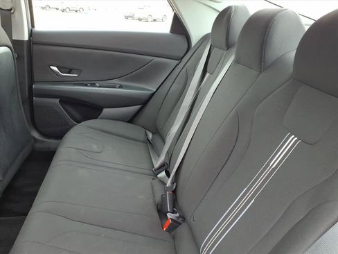 Used 2024 Hyundai Elantra SEL image 16