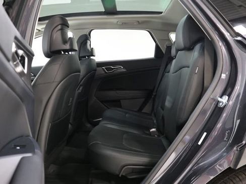 Used 2026 Kia Sportage EX w/ EX Panorama Roof Package FWD image 31