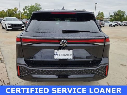 Used 2026 Volkswagen Tiguan SE R-Line AWD/4WD image 3