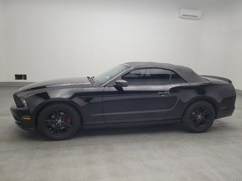 Used 2013 Ford Mustang Convertible image 2