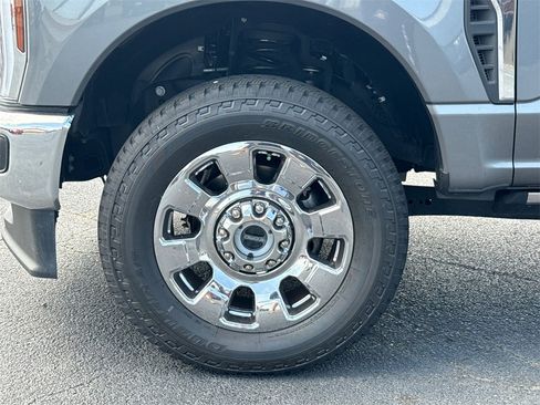 Certified 2024 Ford F250 Lariat w/ Chrome Package image 11
