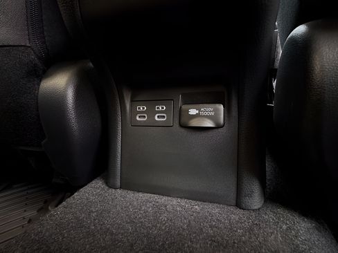 Used 2026 Toyota Prius Plug-In Hybrid FWD image 19