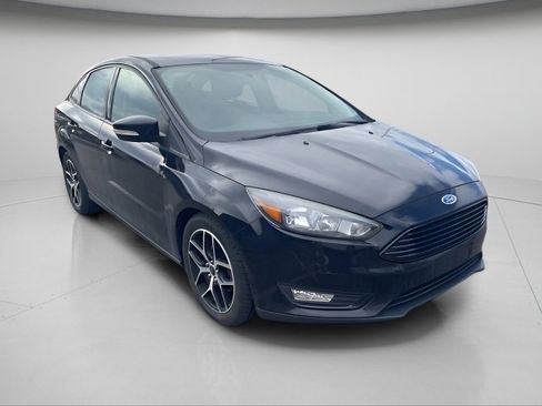 Used 2017 Ford Focus SE image 5