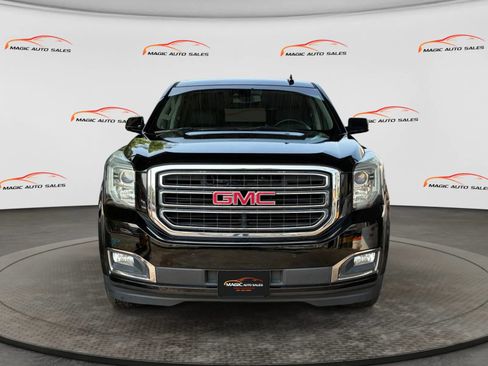 Used 2017 GMC Yukon SLT AWD/4WD image 3