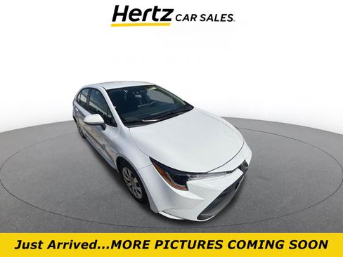 Used 2025 Toyota Corolla LE FWD image 1