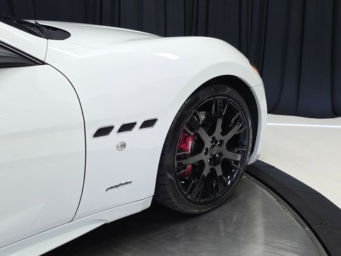 Used 2015 Maserati GranTurismo Sport RWD image 5