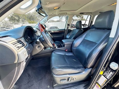 Used 2018 Lexus GX 460 image 21