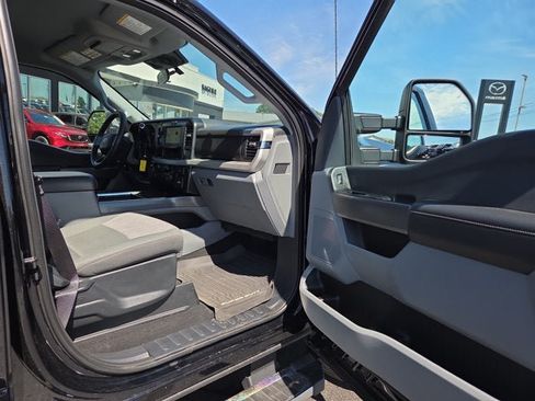 Used 2025 Ford F350 XLT AWD/4WD image 12