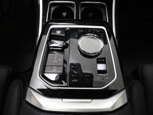 Used 2026 BMW 750e xDrive w/ Autobahn Package AWD/4WD image 13