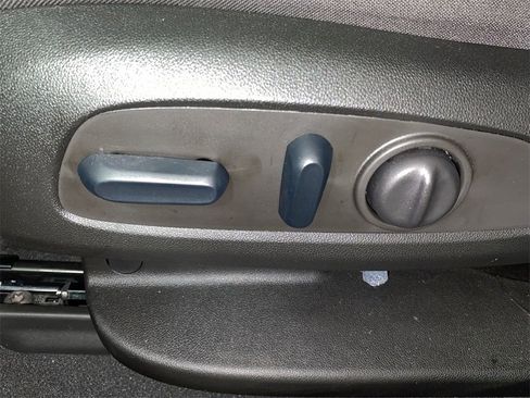 Certified 2023 GMC Acadia SLE w/ Driver Convenience Package image 12