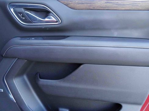 Used 2021 Chevrolet Suburban Premier w/ Premium Package image 34