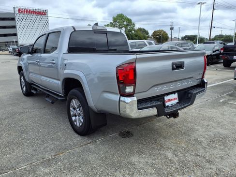 Used 2019 Toyota Tacoma SR5 RWD image 3