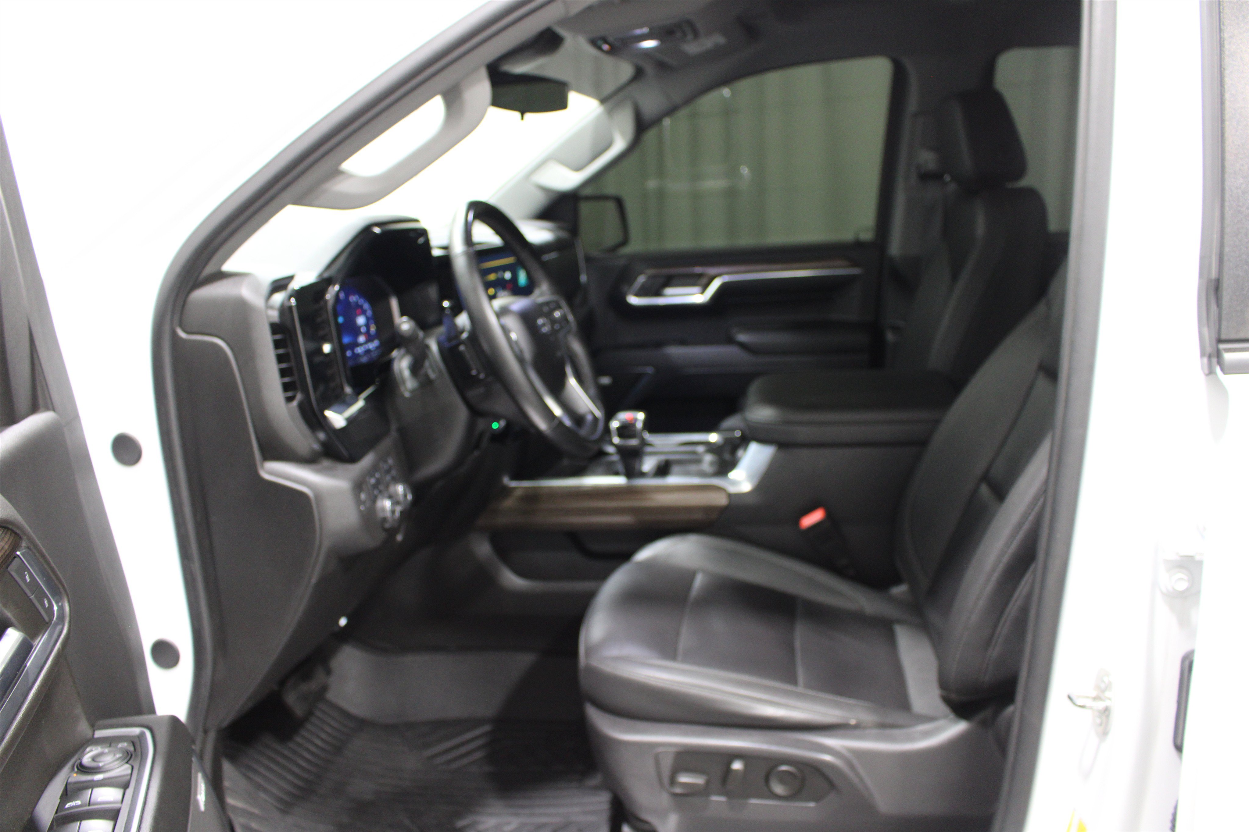 Used 2024 Chevrolet Silverado 1500 RST w/ RST All Star Premium Package AWD/4WD image 3