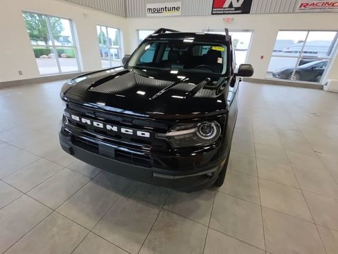 Used 2024 Ford Bronco Sport Outer Banks w/ Tech Package AWD/4WD image 2
