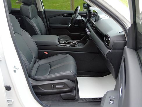 Used 2025 Honda Pilot Touring image 21