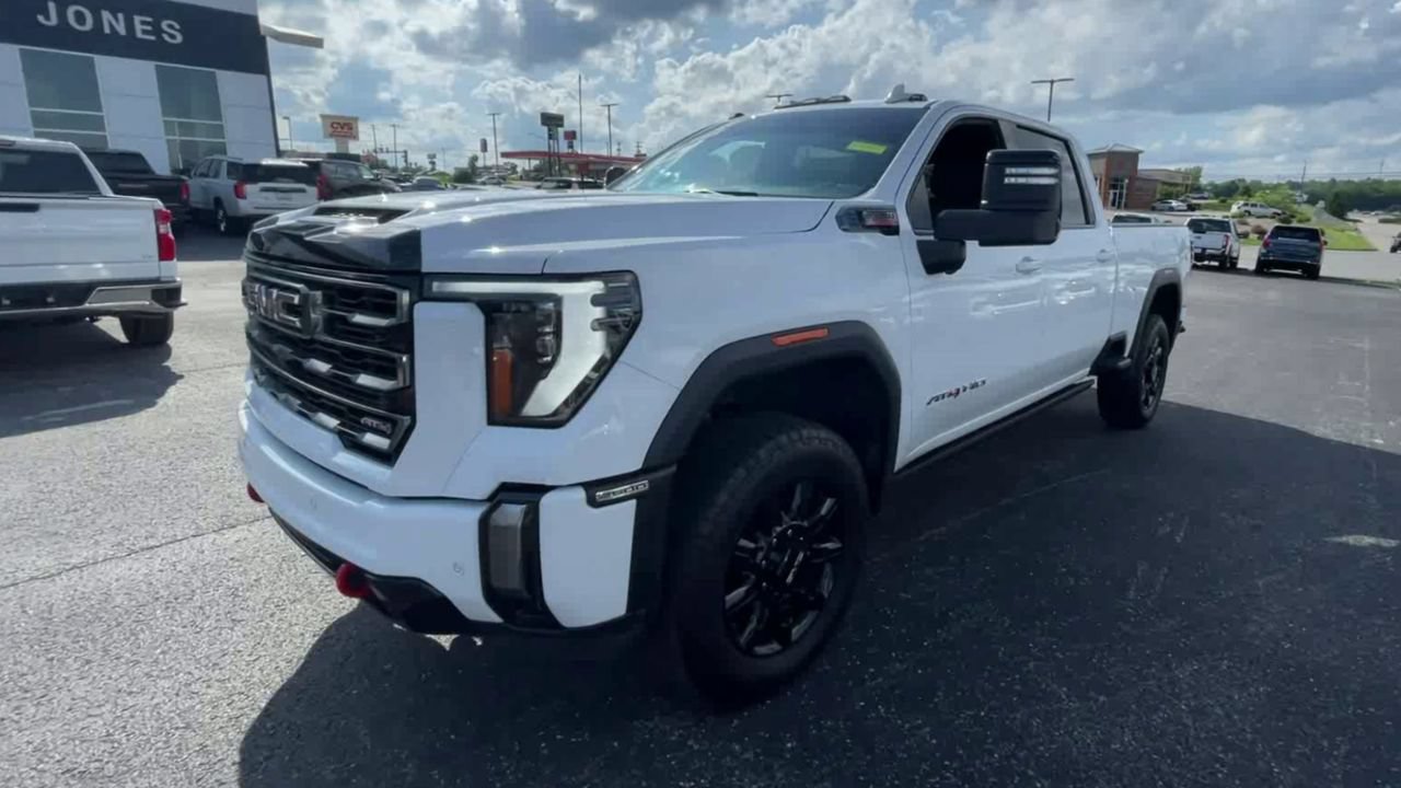 Used 2024 GMC Sierra 2500 AT4 w/ AT4 Premium Plus Package AWD/4WD image 5