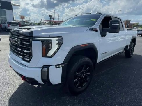 Used 2024 GMC Sierra 2500 AT4 w/ AT4 Premium Plus Package AWD/4WD image 5