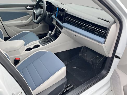 New 2025 Volkswagen Jetta SE image 10
