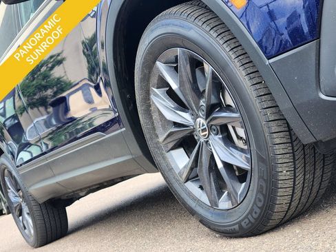 Used 2022 Volkswagen Tiguan SE w/ Panoramic Sunroof Package AWD/4WD image 7
