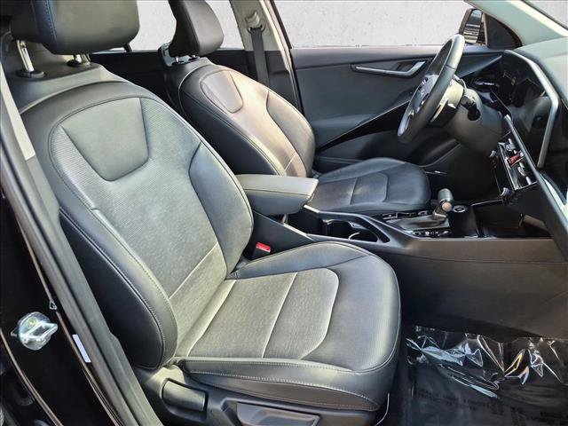 Used 2023 Kia Niro SX Touring FWD image 22