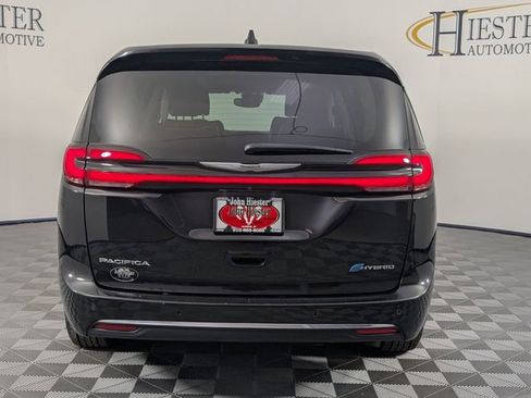 Certified 2023 Chrysler Pacifica Limited image 6