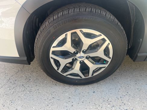 Used 2024 Subaru Forester Premium image 6