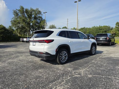 Used 2025 Buick Enclave Preferred FWD image 5