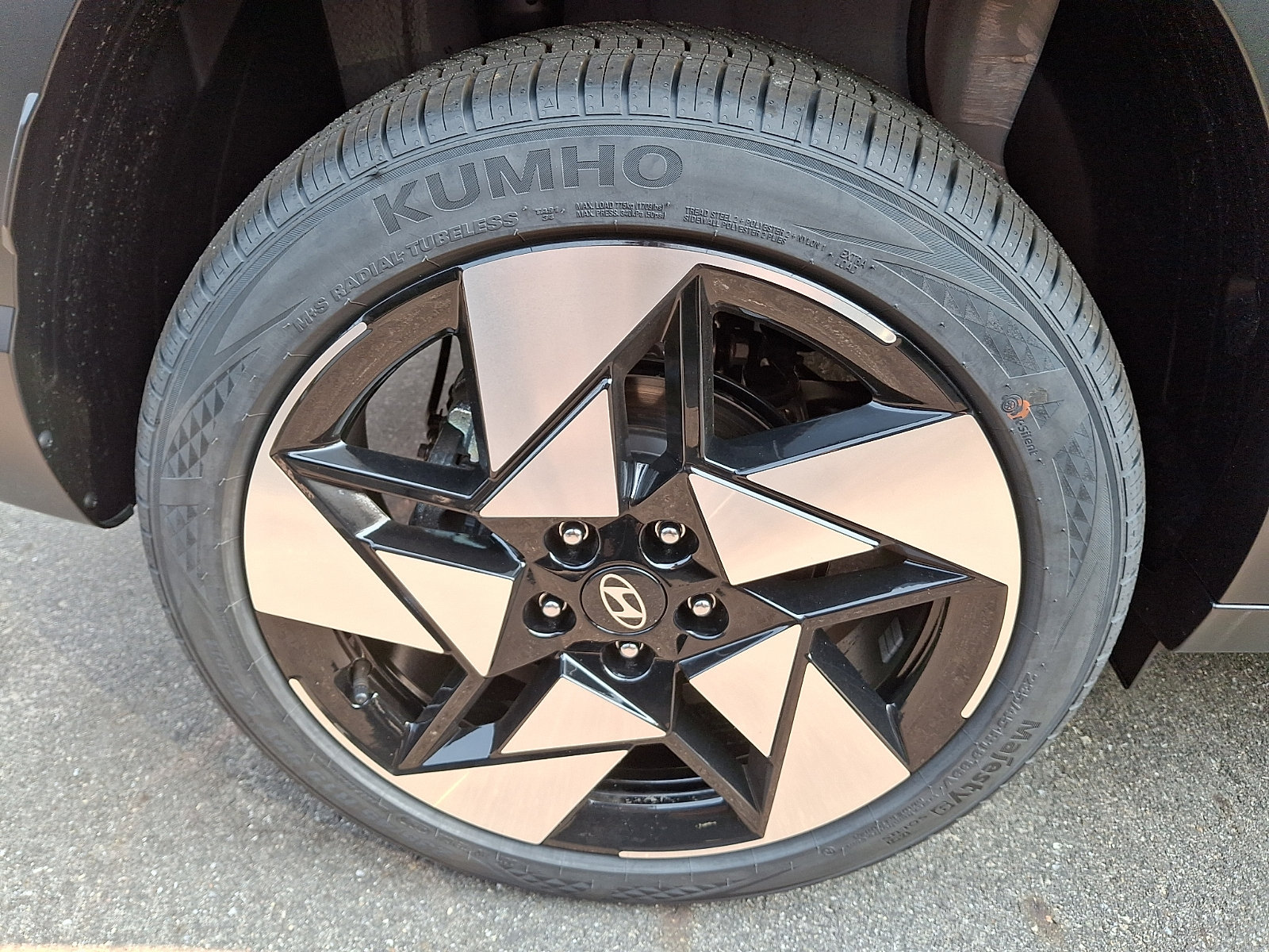 New 2026 Hyundai Kona Limited AWD/4WD image 5