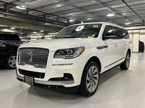 Certified 2022 Lincoln Navigator L Reserve AWD/4WD image 5