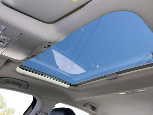 Used 2024 Volkswagen Jetta SE w/ Panoramic Sunroof Package FWD image 16