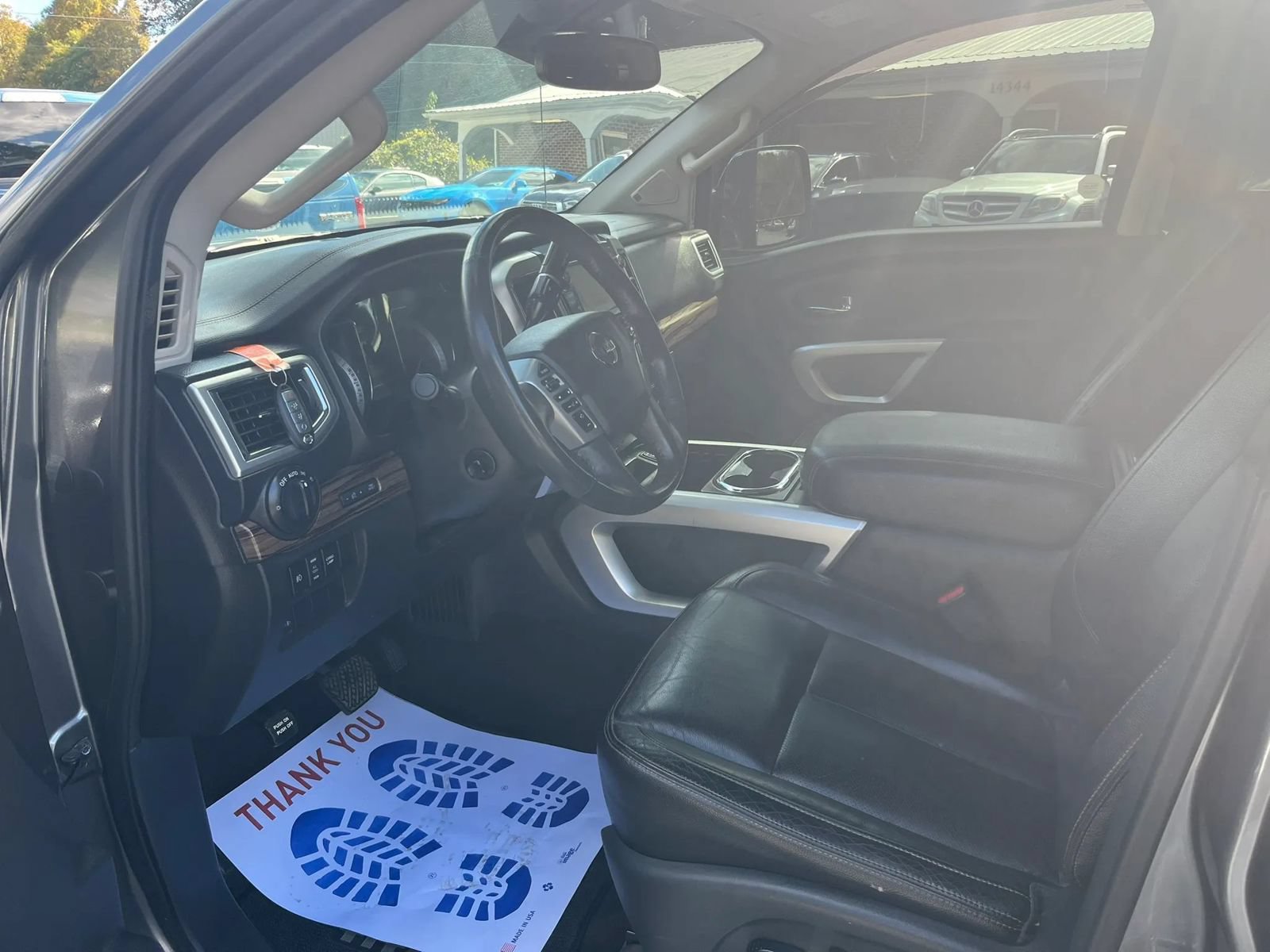 Used 2017 Nissan Titan SL w/ Chrome Package AWD/4WD image 9