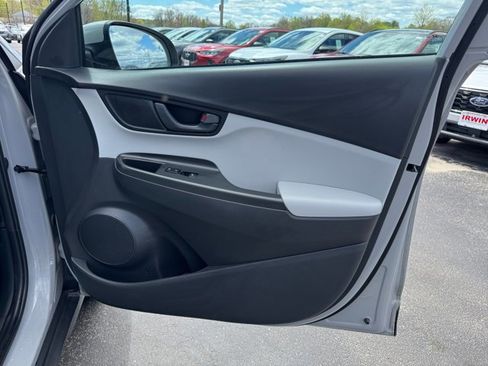 Used 2023 Hyundai Kona SEL AWD/4WD image 27