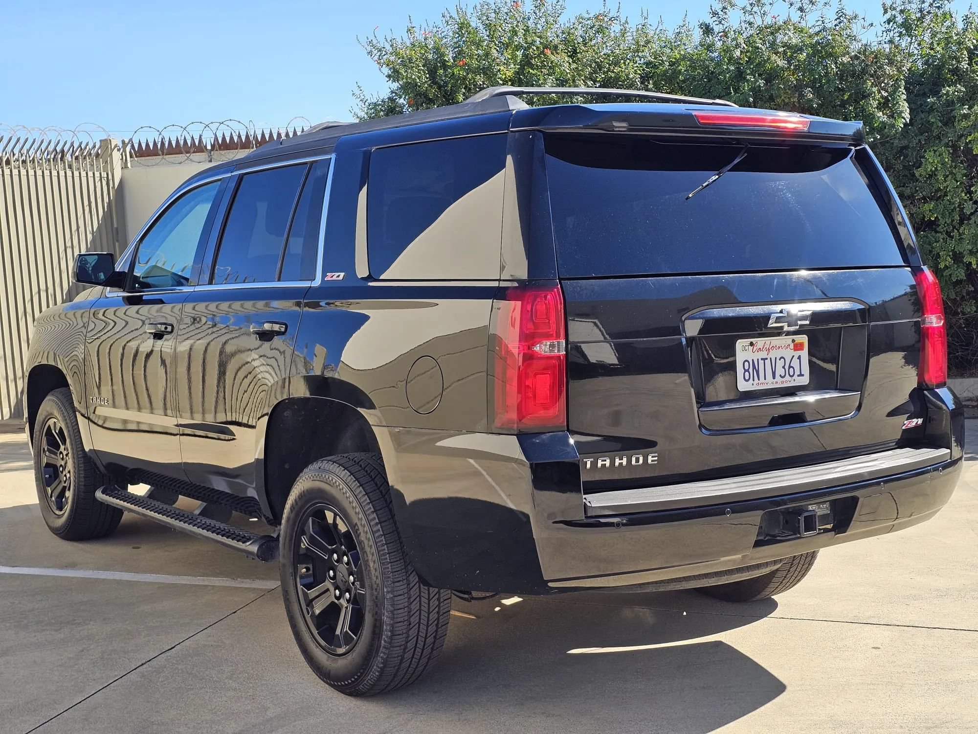 Used 2017 Chevrolet Tahoe LT w/ Z71 Midnight Edition AWD/4WD image 7