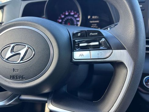 Used 2022 Hyundai Elantra SEL image 17