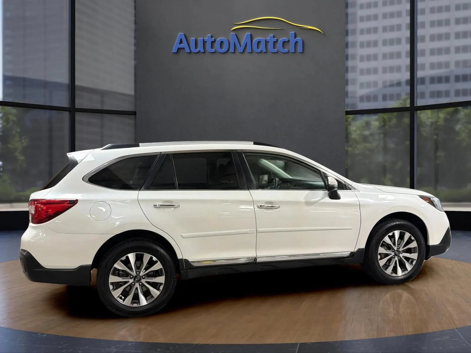 Used 2018 Subaru Outback 3.6R Touring w/ Popular Package #3 AWD/4WD image 11