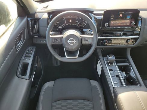 New 2025 Nissan Pathfinder SV w/ Black Appearance Package image 24