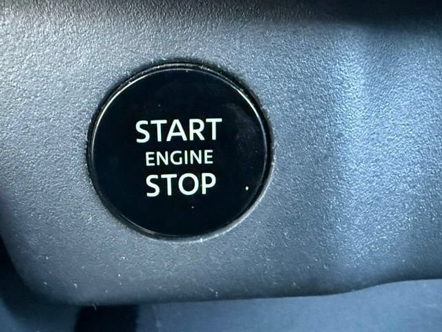 Used 2025 Nissan Rogue SV FWD image 23