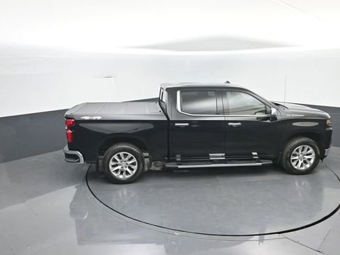Used 2021 Chevrolet Silverado 1500 LTZ w/ Technology Package AWD/4WD image 32