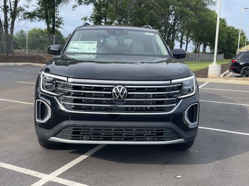 New 2026 Volkswagen Atlas SE FWD image 2