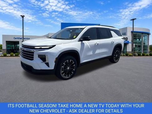 New 2026 Chevrolet Traverse LT w/ Sun and Wheel Package AWD/4WD image 3