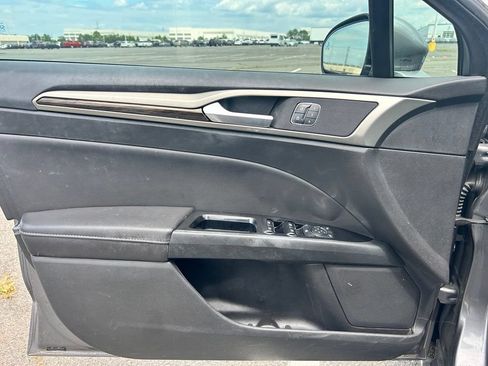 Used 2013 Ford Fusion SE FWD image 20