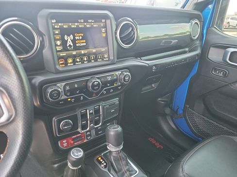 Used 2022 Jeep Wrangler Unlimited Rubicon AWD/4WD image 20