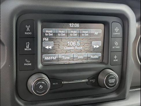 Used 2018 Jeep Wrangler Unlimited Sport S image 14